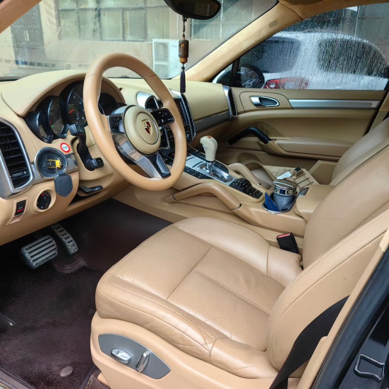 洛阳11年保时捷卡宴4