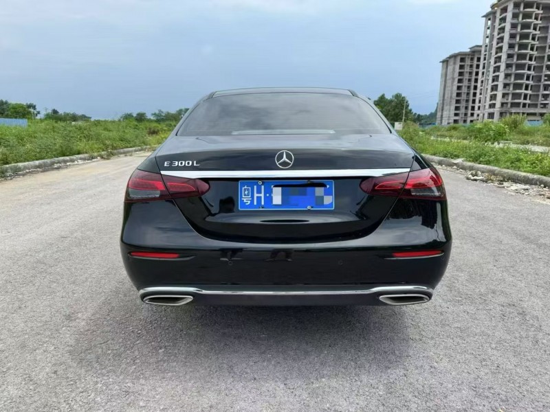 钦州23年奔驰E8