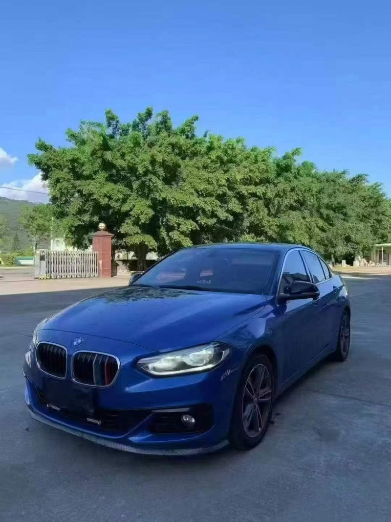 三明18年宝马1系2