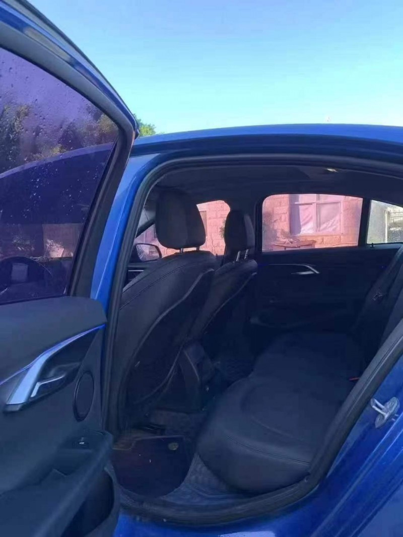 三明18年宝马1系4