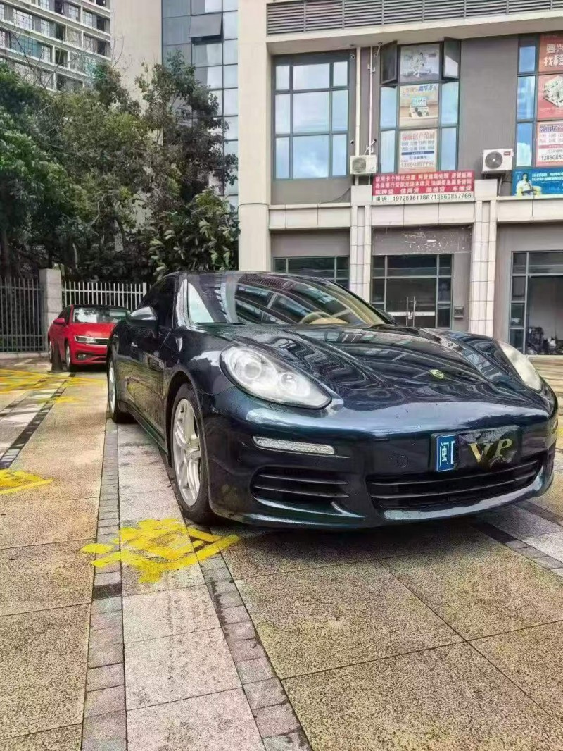 厦门14年保时捷帕拉梅拉2