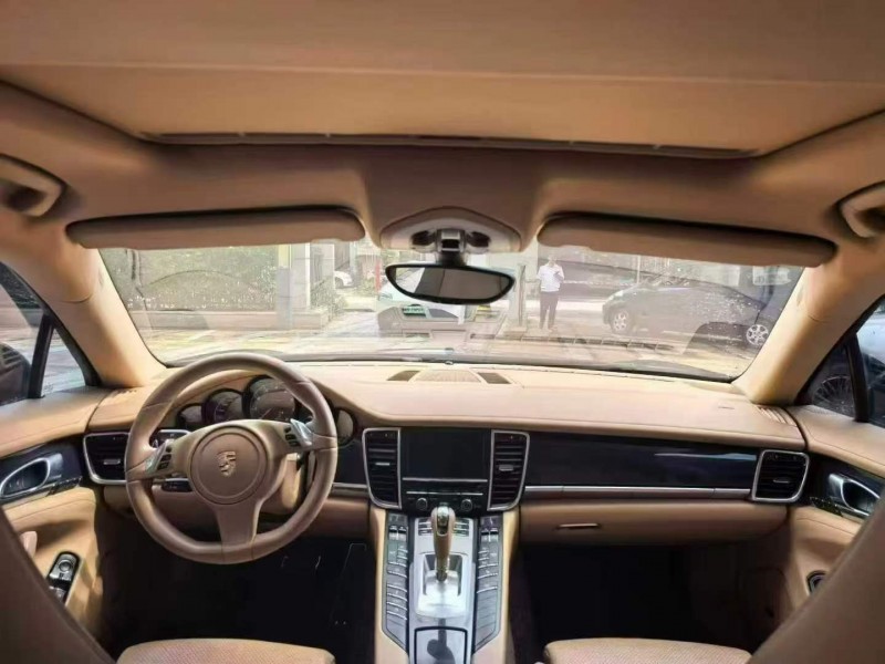 厦门14年保时捷帕拉梅拉4