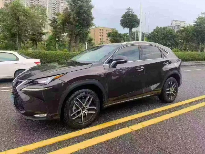 汕头15年雷克萨斯NX2