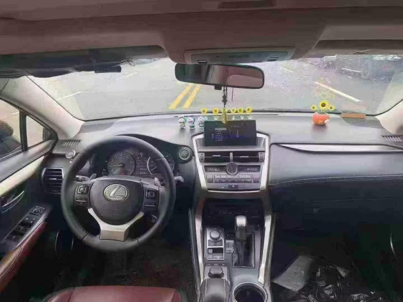 汕头15年雷克萨斯NX4