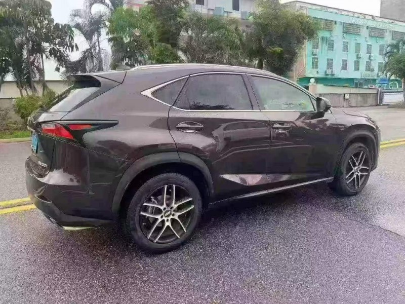 汕头15年雷克萨斯NX7