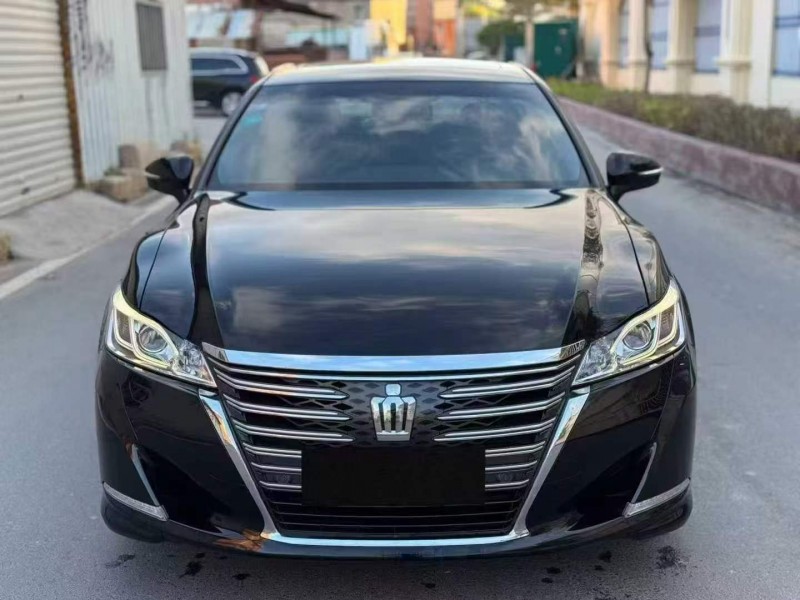 龙岩17年丰田皇冠1