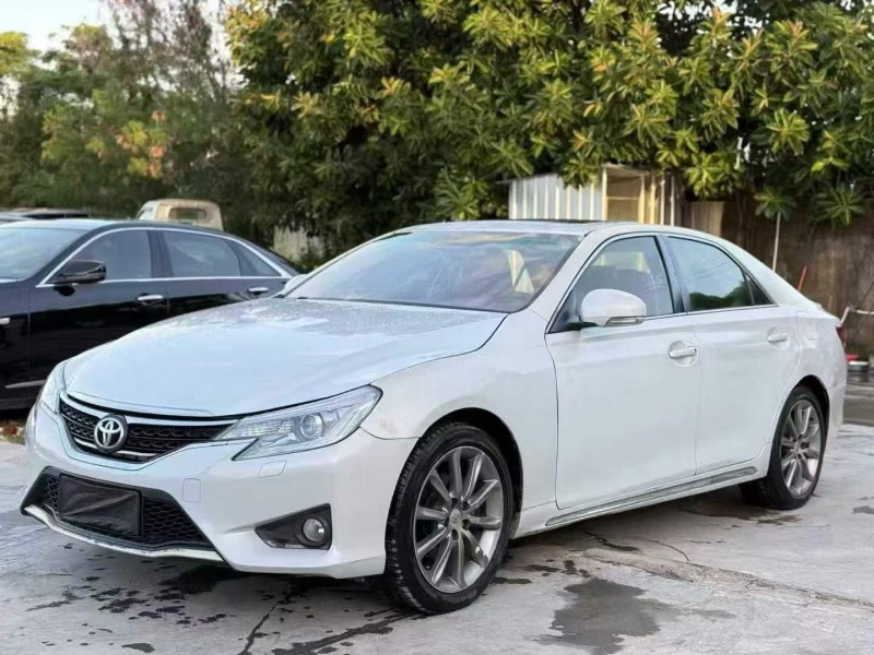 深圳15年丰田锐志2