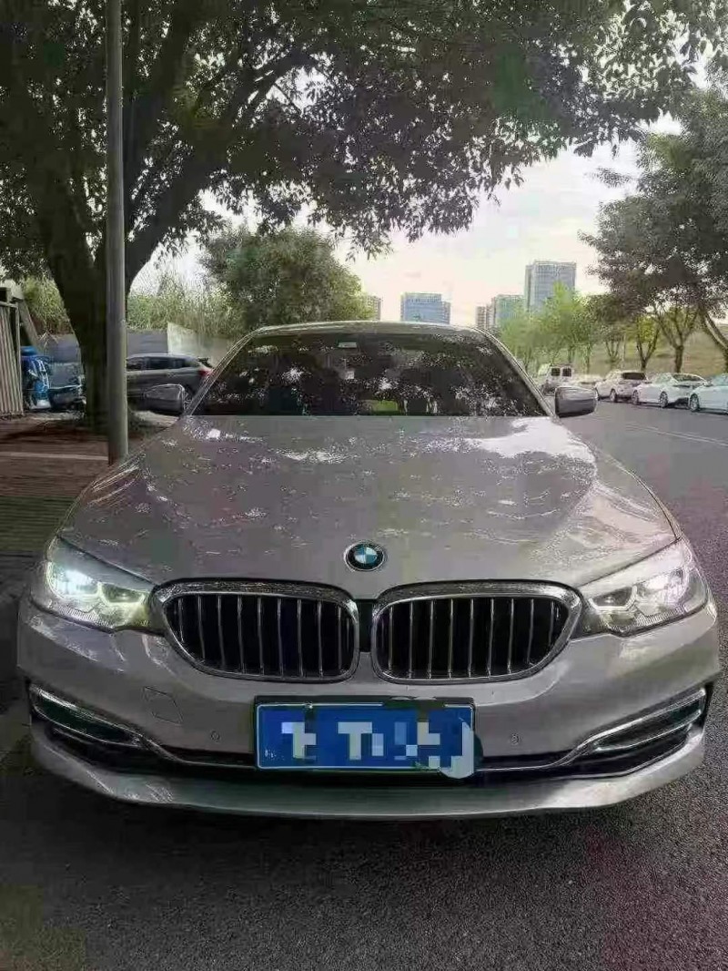重庆18年宝马5系1