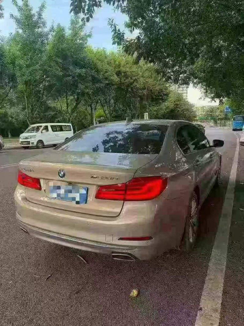 重庆18年宝马5系4