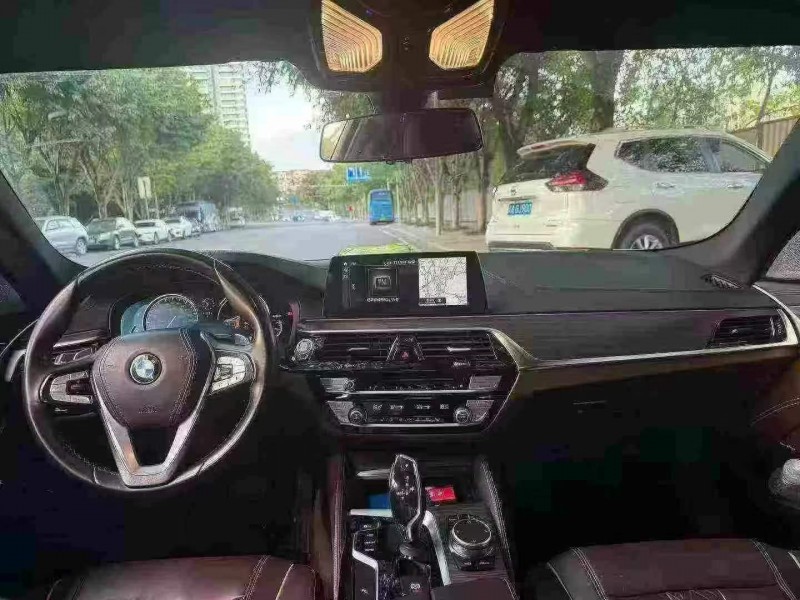 重庆18年宝马5系5