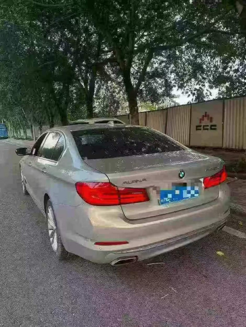 重庆18年宝马5系8