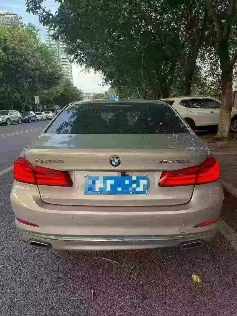 重庆18年宝马5系9