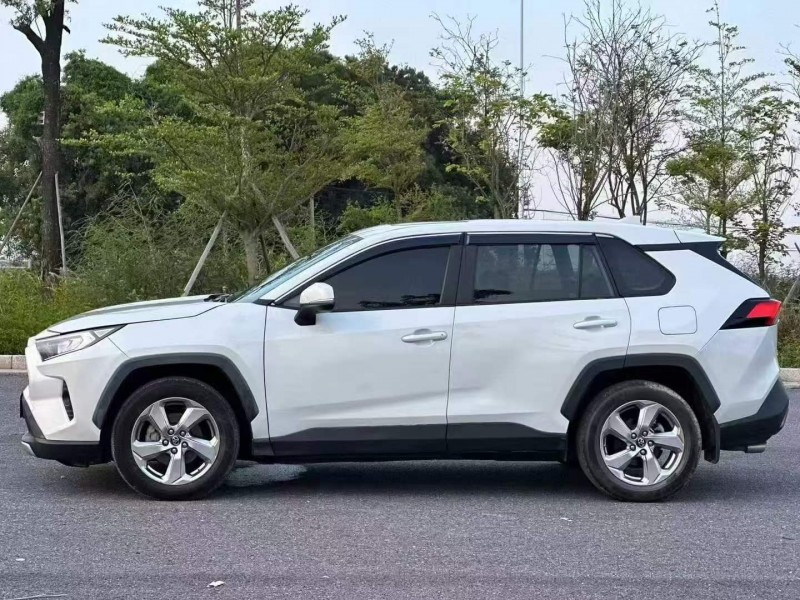 江门21年丰田RAV4荣放6