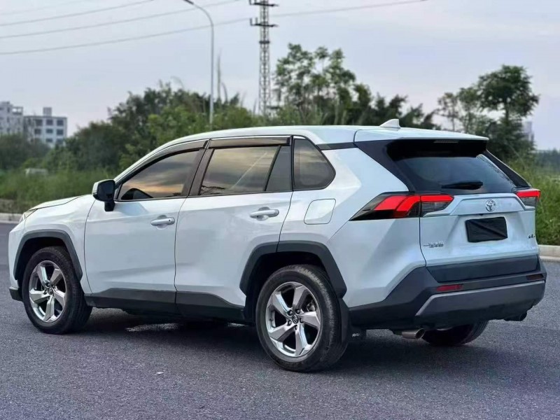 江门21年丰田RAV4荣放7