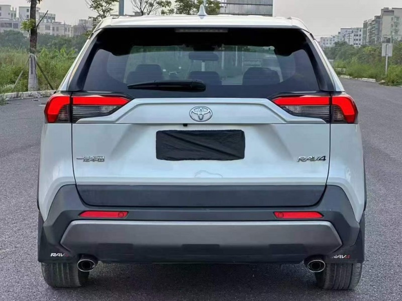 江门21年丰田RAV4荣放9