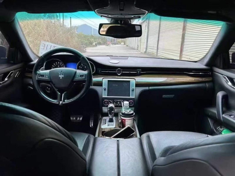 珠海14年玛莎拉蒂总裁3