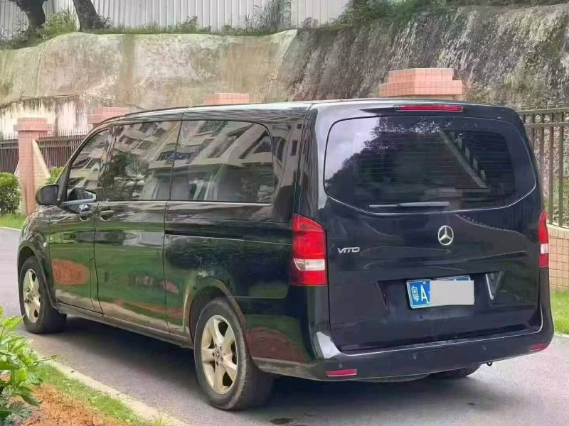 汕头21年奔驰威霆7