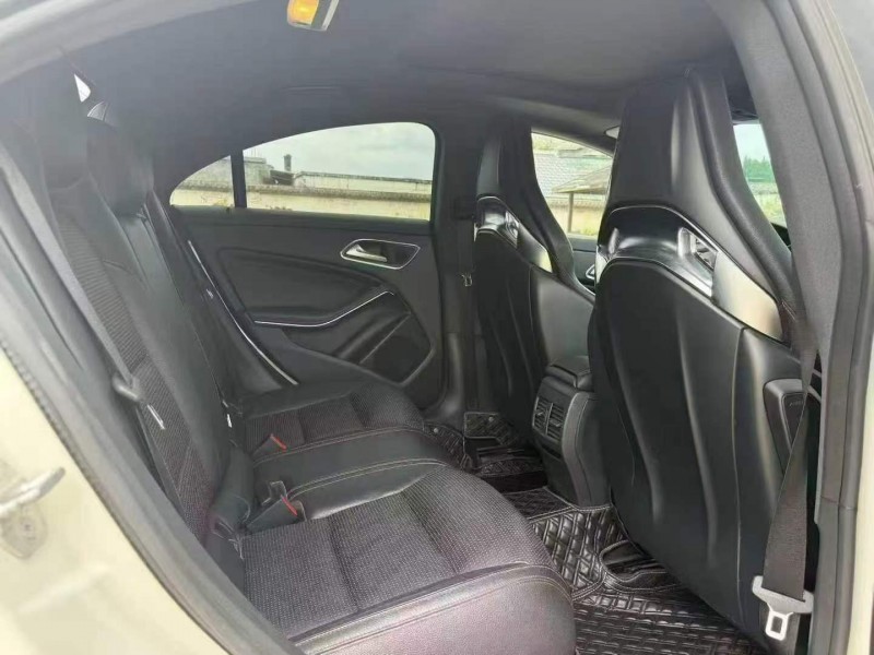 铜仁17年奔驰CLA3