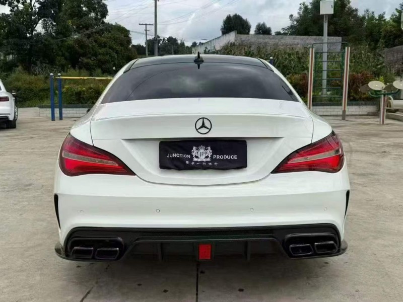 铜仁17年奔驰CLA9