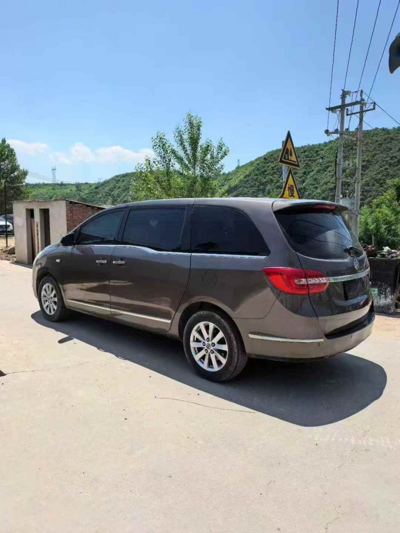 张家口17年别克GL87