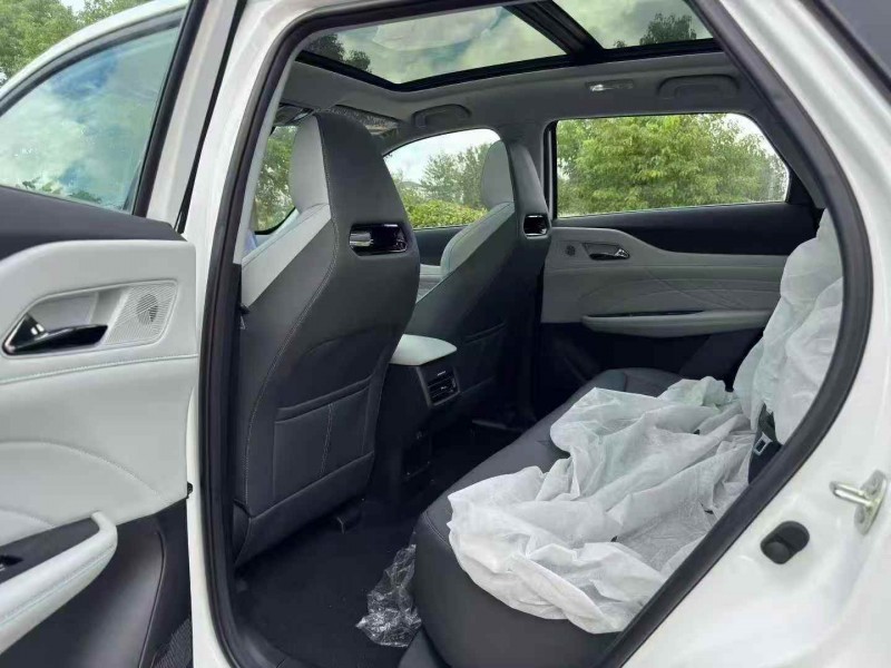 苏州25年长安汽车UNI6