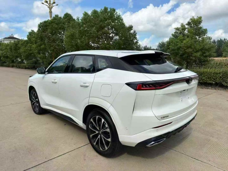 苏州25年长安汽车UNI8