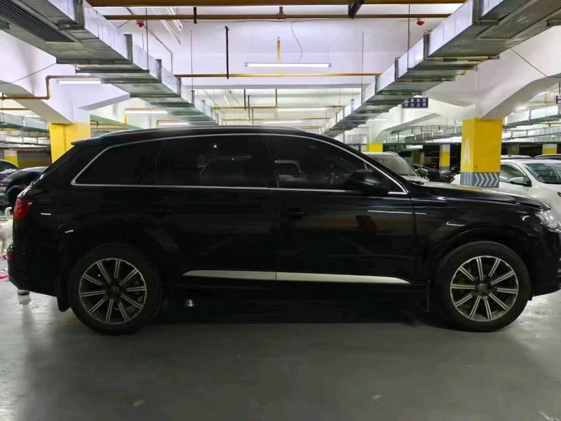 宜昌17年奥迪Q76