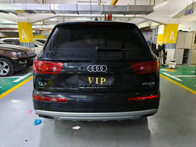 宜昌17年奥迪Q77