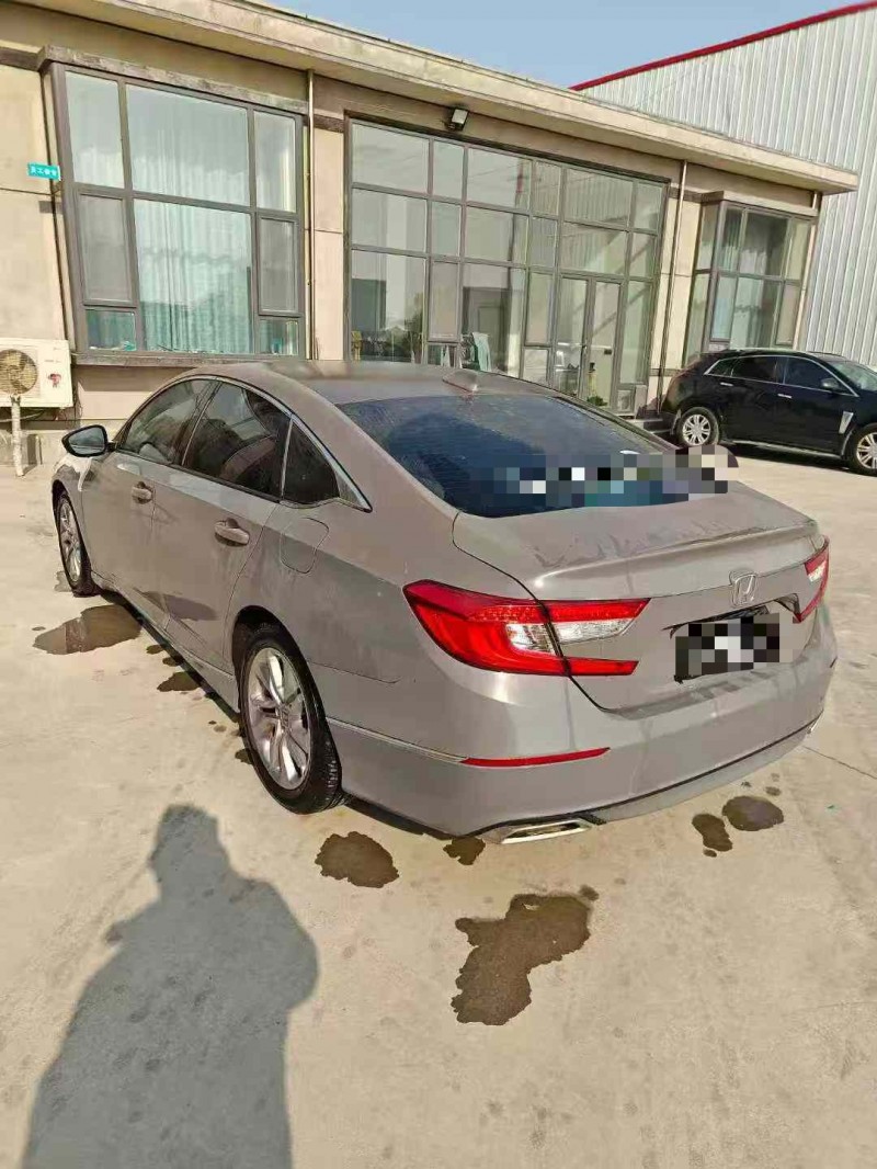 临沂21年本田雅阁8