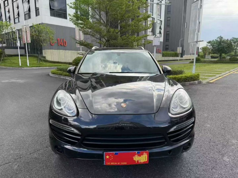 广州13年保时捷卡宴1