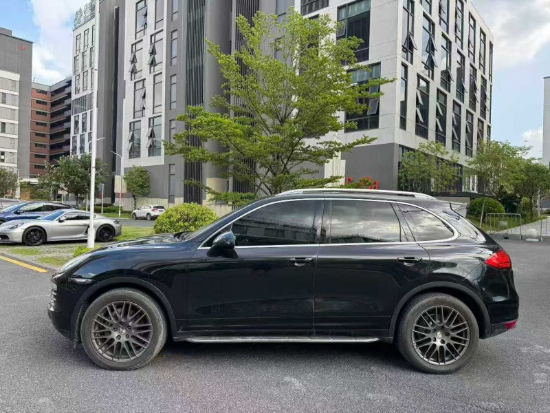 广州13年保时捷卡宴6