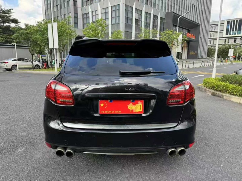 广州13年保时捷卡宴9