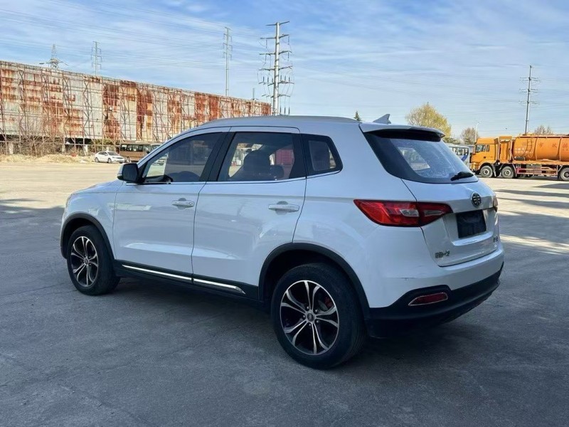 宿迁18年一汽森雅8