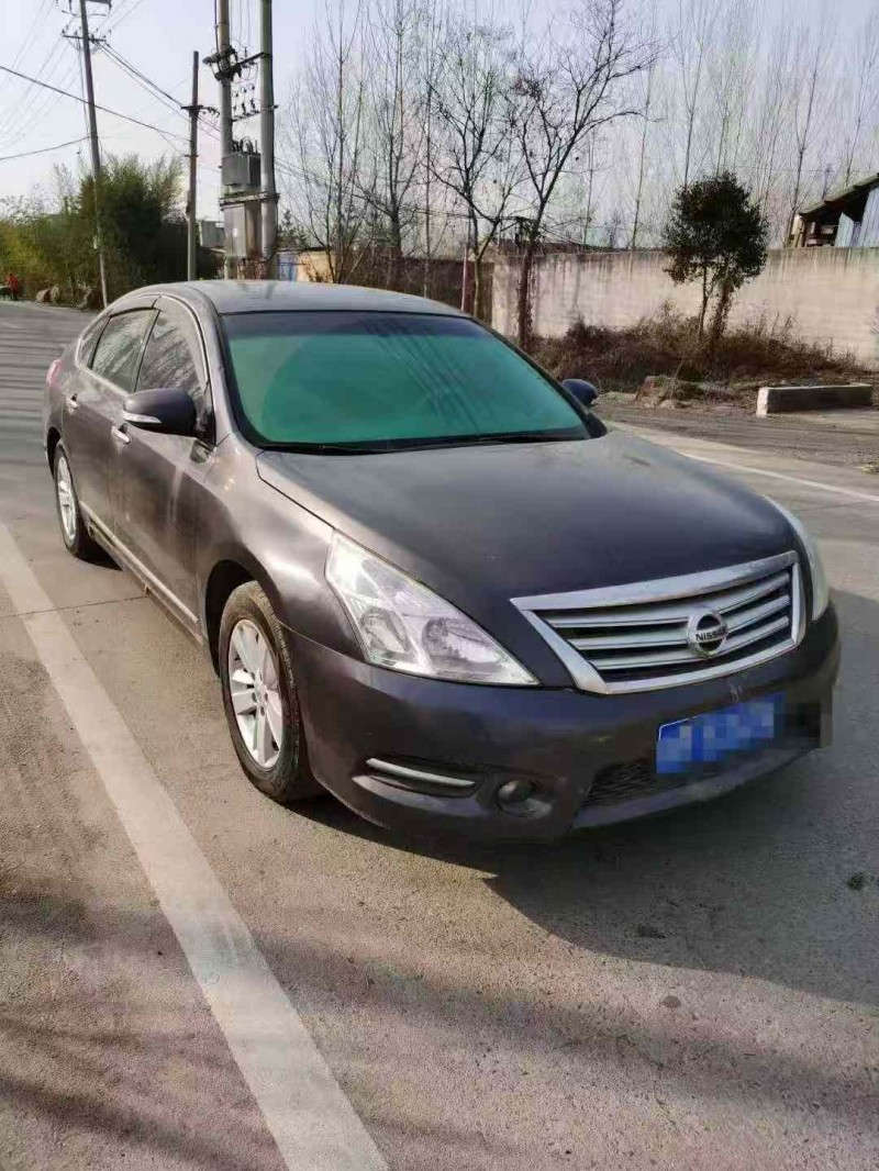 临沂12年日产天籁3