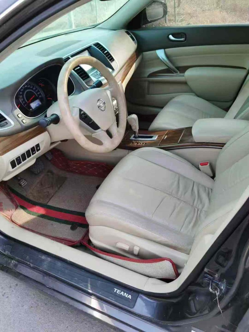 临沂12年日产天籁4