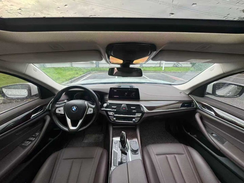 广州20年宝马5系8