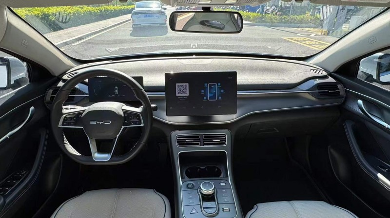 东莞24年比亚迪驱逐舰5