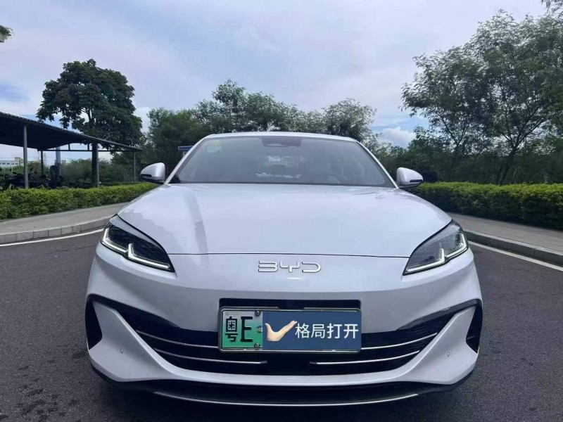 东莞25年比亚迪海豹1