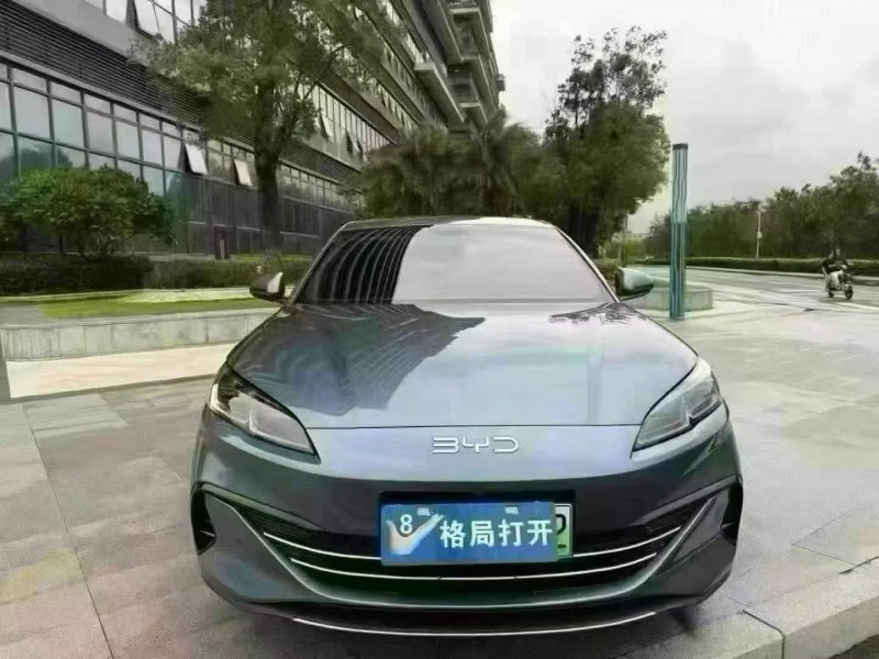 东莞25年比亚迪海豹1