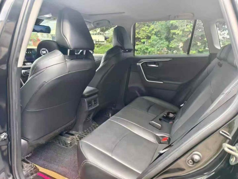 广州23年丰田威兰达8