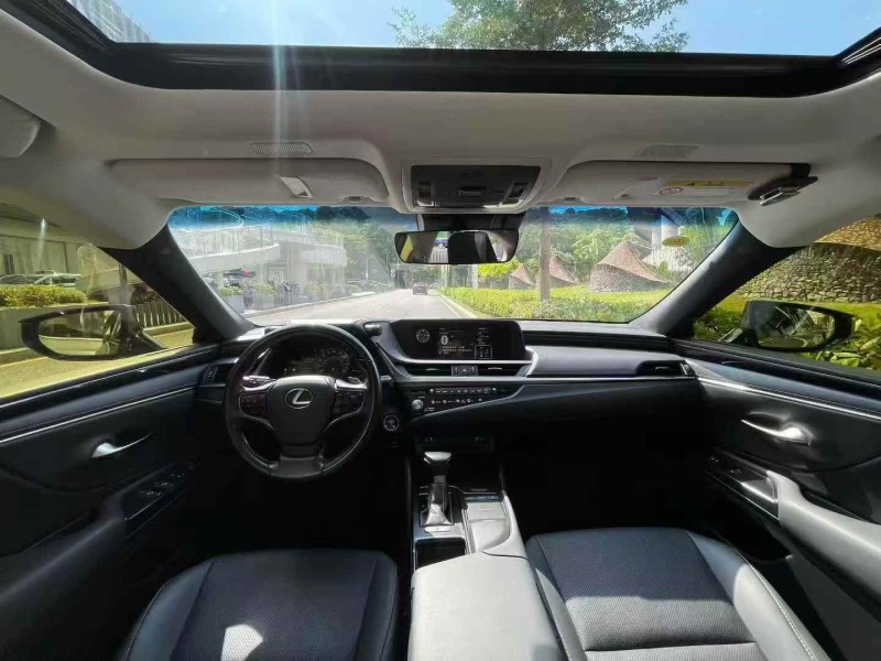 广州21年雷克萨斯ES5