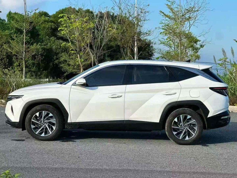 广州21年现代途胜3