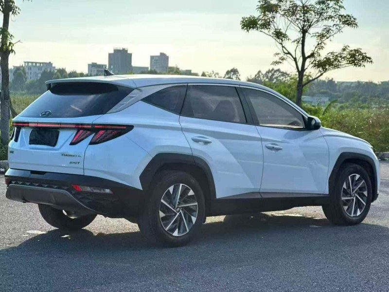 广州21年现代途胜8