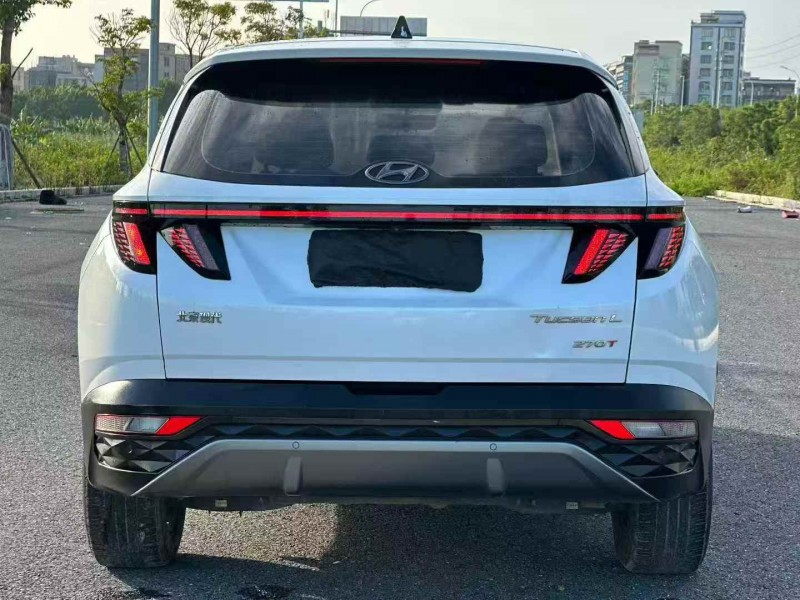 广州21年现代途胜9