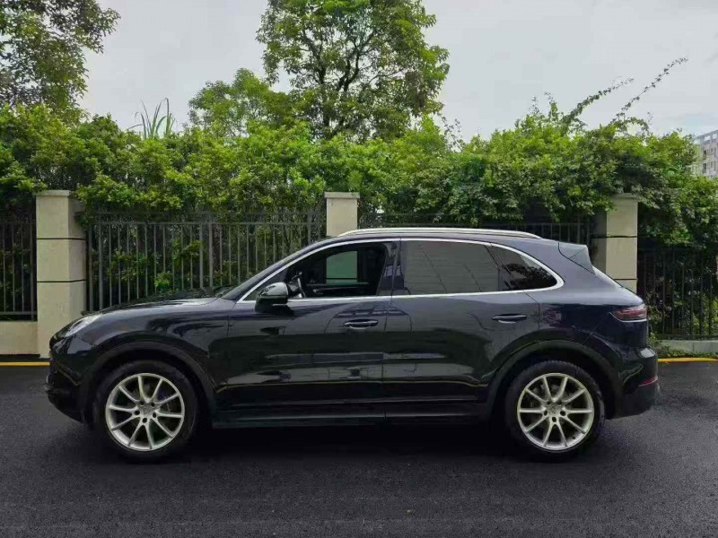 广州20年保时捷卡宴7