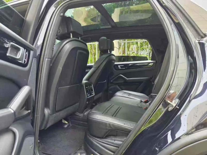 广州20年保时捷卡宴8