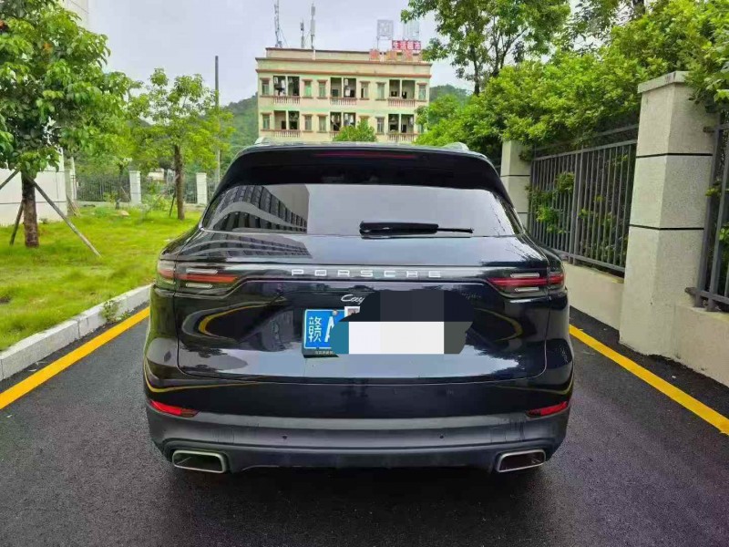 广州20年保时捷卡宴9