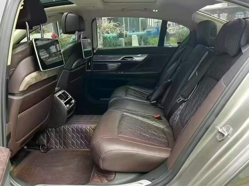 广州21年宝马7系4