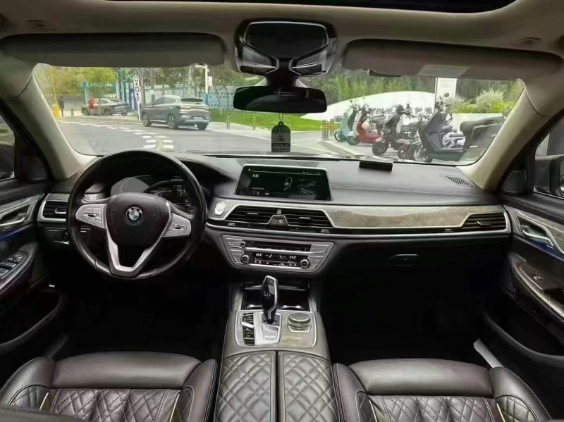 广州21年宝马7系5