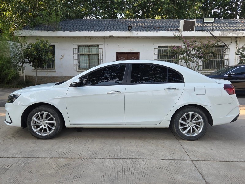 郑州21年吉利帝豪4